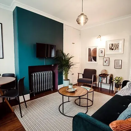 Holiday home Artistic Hideaway Within York's Ancient Walls