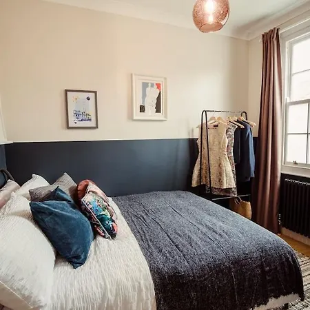 Holiday home Artistic Hideaway Within York's Ancient Walls York
