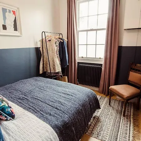 Holiday home Artistic Hideaway Within York's Ancient Walls *