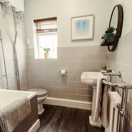 Artistic Hideaway Within York's Ancient Walls Holiday home York